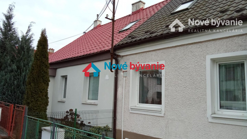 Znížená cena - Dvojpodlažný rodinný dom vo Vranove nad Topľou !!!