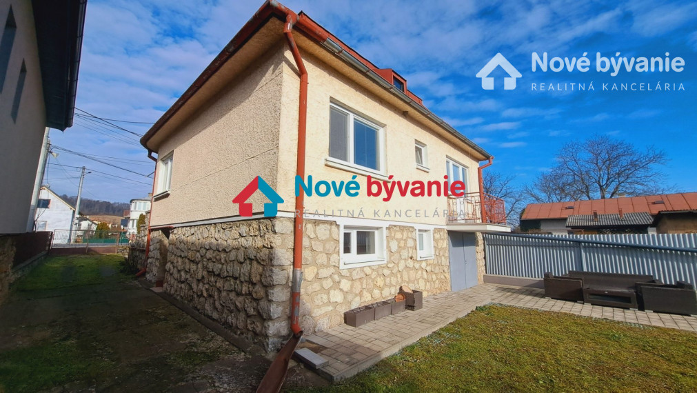 Na PREDAJ krásny rodinný dom, Brekov (N251-12-MIM)