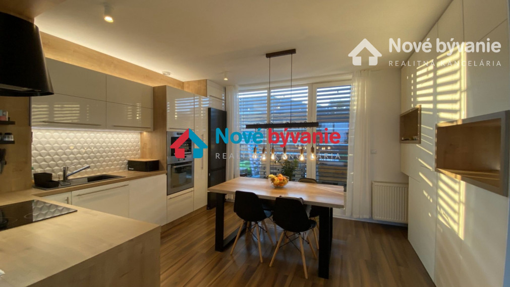 PREDAJ 3 izb. byt 120 m2 + terasa 60 m2 + 2x balkón, 2x parkovanie v garáži, murovaná pivnica - VINOHRADY (N260-113-OTKAE)