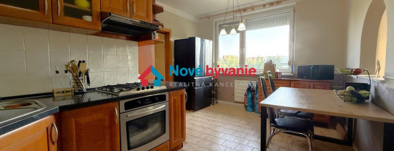Predaj, trojizbový byt po rekonštrukcii s balkónom-Nové Zámky(N186-113-FRAD3)