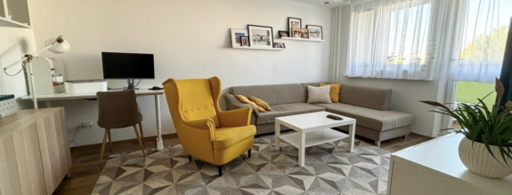 3 - izbový byt po kompletnej rekonštrukcii v tichej lokalite  - Bratislava - Dúbravka