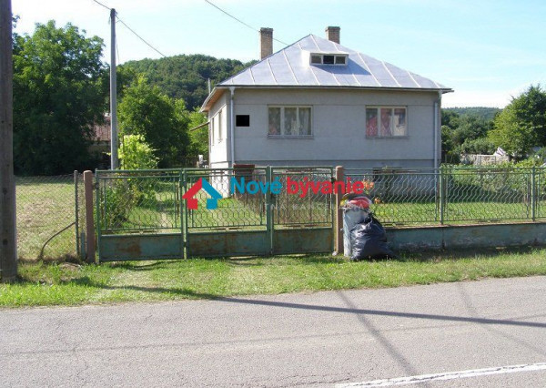 PREDANÉ. Rodinný dom v Rokytove pri Humennom (N024-12-JOHA)