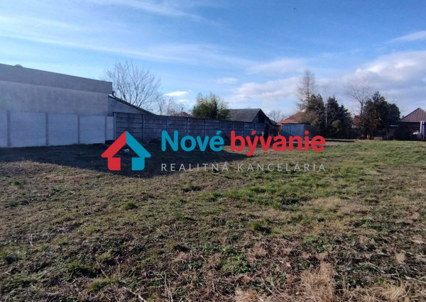 REZERVOVANÉ/Predaj, stavebný pozemok - Pohronský Ruskov(N110-14-FRADE)