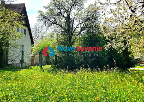 REZERVOVANÉ RODINNÝ DOM 1083m2 V KOKAVE NAD RIMAVICOU - NA PREDAJ