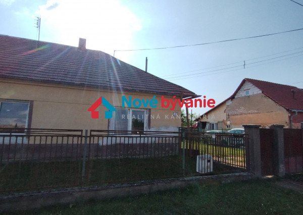 REZERVOVANÉ/Predaj, štvorizbový rodinný dom so skladovým priestorom a s garážou- Bíňa(N137-12-FRADE)