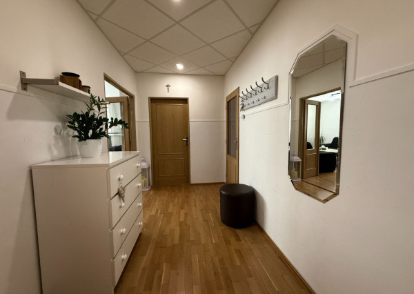 REZERVOVANÉ/Predaj, 4izbový byt s garážou,záhradou-Kolta