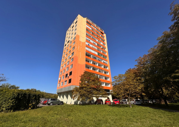 ZNÍŽENÁ CENA! Predaj, 3 izbový byt - Levice N001-113-TIKU