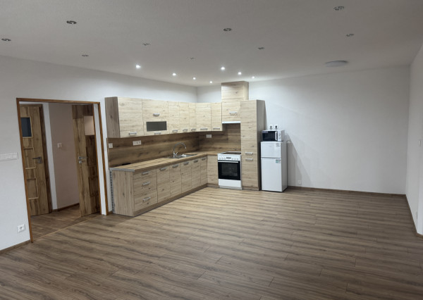 Krásny a moderný 3-izbový byt na prenájom – Huncovce - KK