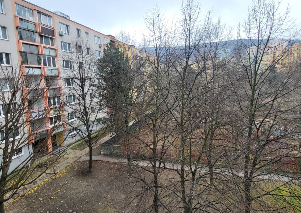 Kúpa - 4 izbový byt - Bratislava II.-III.