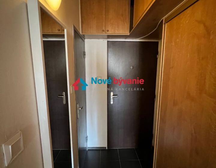 Nové Bývanie - prenájom 2,5 izbový byt, Dúbravka - M.Sch.trnavského, 450€+140€ energie (2 osoby)