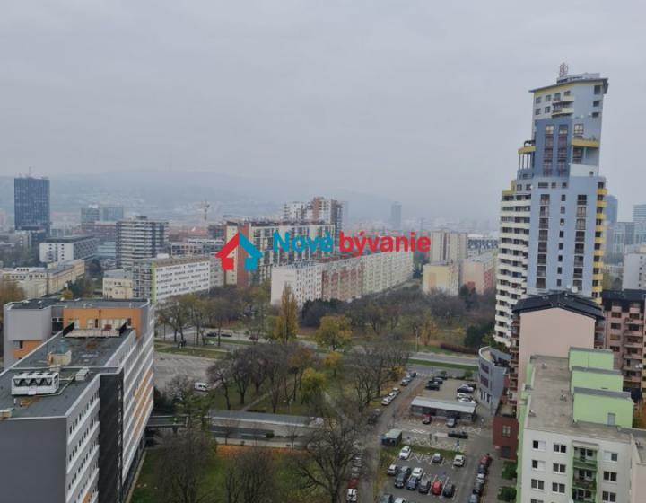 Nové Bývanie - prenájom 2 izbový byt, Bratislava (Ružinov) ul. Ružová dolina, 700€ + 150€ energie ( vrátane malej garáže a garážového státia)