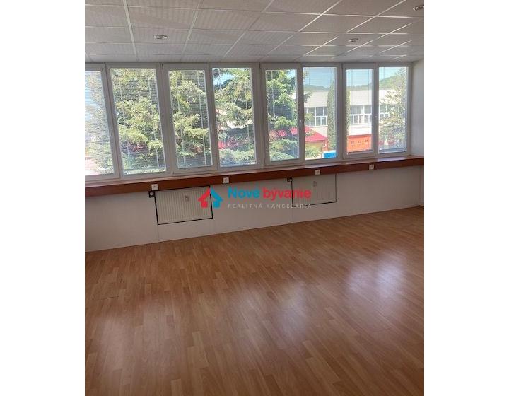 Na prenájom kancelária Banská Bystrica 72,30 m2