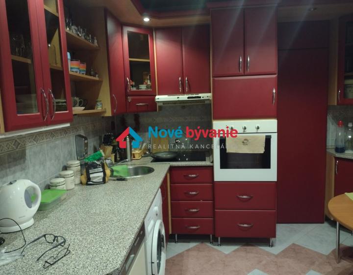 Na predaj krásny 4 izbový byt - Štúrovo (N026-114-FRADa)