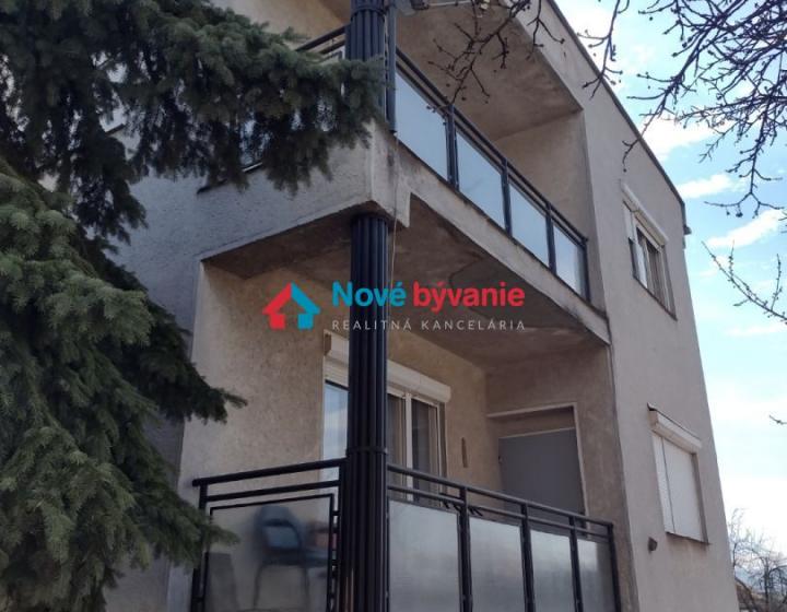 Na predaj veľký dvojpodlažný rodinný dom - Šahy (N045-12-FRAD)