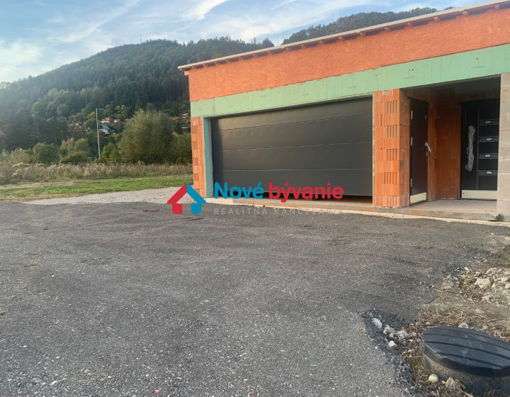 (N089-12-MOPR) PREDAJ nízkoenergetického bungalovu v obci Teplička nad Váhom, Žilina.