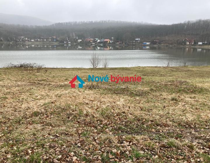 Predaj pozemku Vinianské Jazero