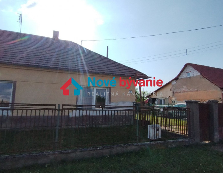 NOVÁ CENA/Predaj, štvorizbový rodinný dom so skladovým priestorom a s garážou- Bíňa(N137-12-FRADE)