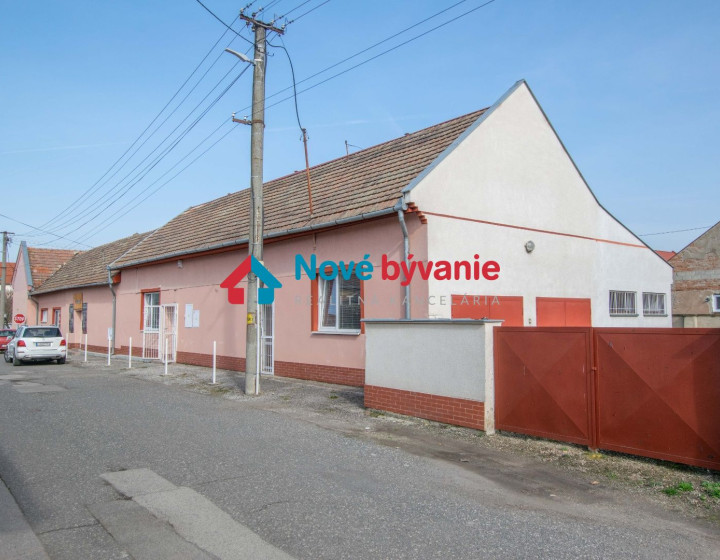 Predaj, obchodná budova, centrum - Želiezovce(N118-15-FRAD)