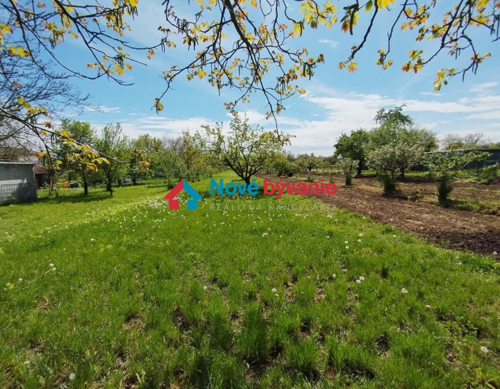 Predaj,  pozemok - Levice (025-14-MAHA)