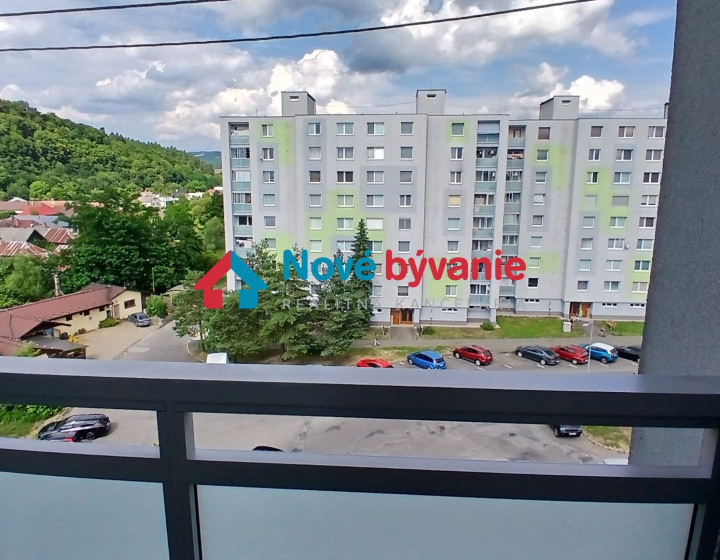 Na predaj 3 izbový luxusný byt, Snina (N035-113-MABA)
