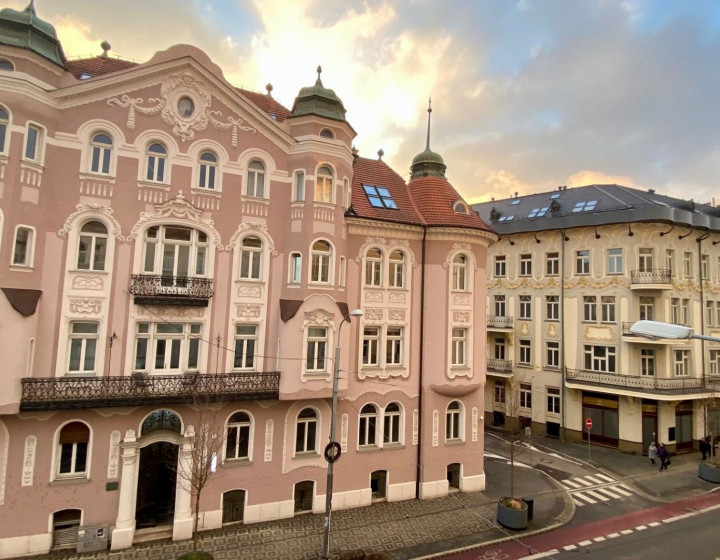 Kúpa veľký 4 izbový byt - Bratislava Štúrová ulica a okolie (N259-OTKA)