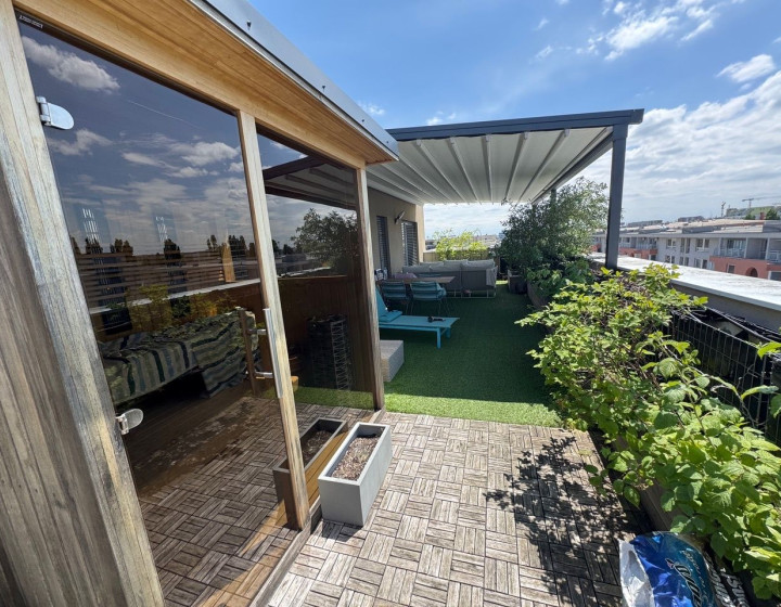 Na predaj exkluzívny 3-izbový byt s panoramatickou terasou, saunou a dizajnovým interiérom