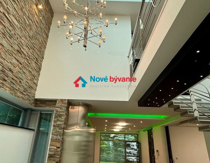 EXKLUZÍVNA mestská VILA - Bratislava - KOLIBA (274-12-OTKAE)