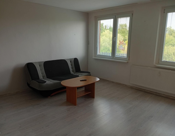 KÚPA - RODINNÝ DOM - VRANOU NAD TOPĽOU