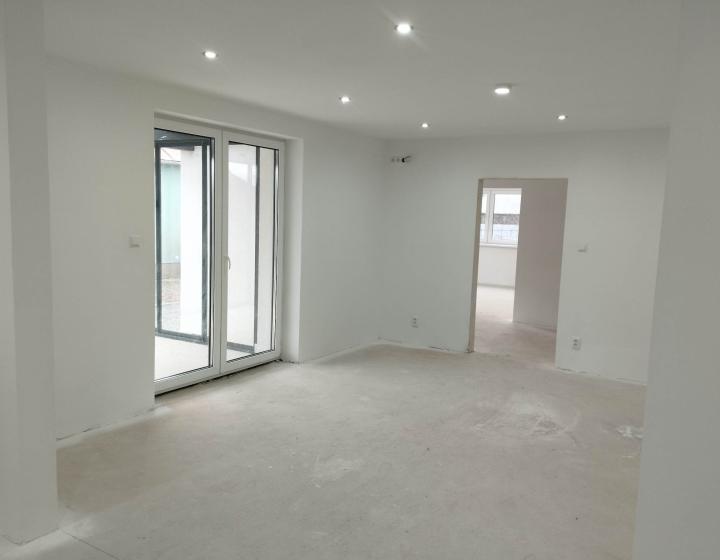 Hľadáme 3.izbový byt vo Vranove nad Topľou