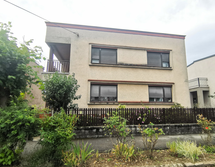 NA PREDAJ priestranný 2-podlažný dom v Michalovciach