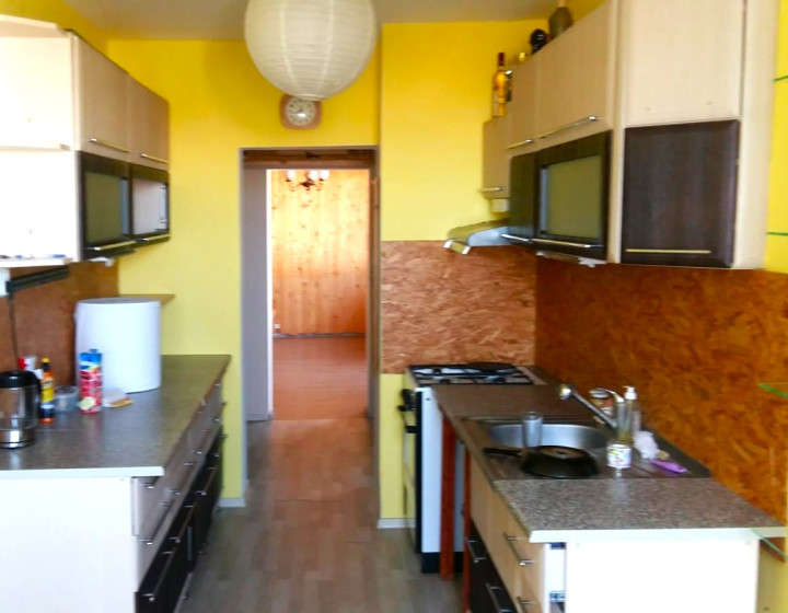 Na predaj PRIESTRANNÝ 4-izbový byt v centre Trebišova