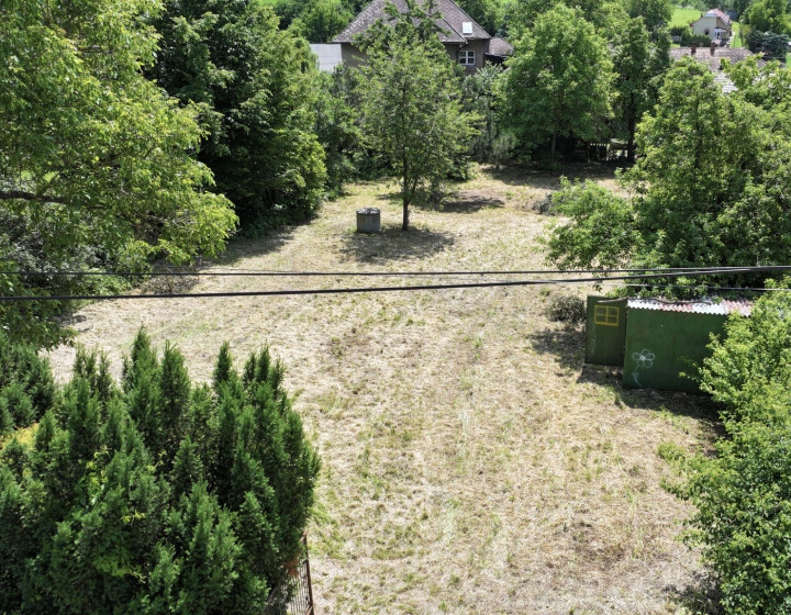 Slnečný pozemok 1 046 m² na predaj – centrum obce Tulčík, skvelá dostupnosť do Prešova