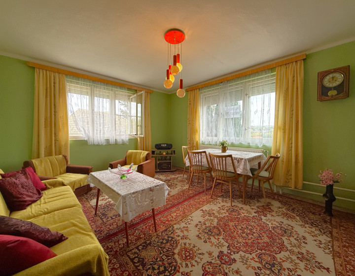 Predaj,4izbový rodinný dom s krásnym pozemkom-Dedinka(N199-12-FRAD)