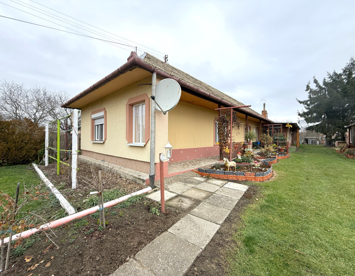 Predaj, slnečný rodinný dom-Ipeľský Sokolec(N205-12-FRADE3)