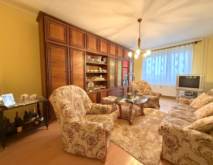 Predaj, 4izbový byt v centre-Želiezovce(N206-114-FRADE3)