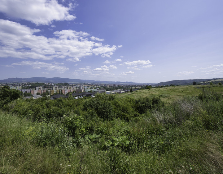 Exkluzívny slnečný pozemok s panoramatickým výhľadom – Prešov, Kráľova Hora (Sídlisko III)