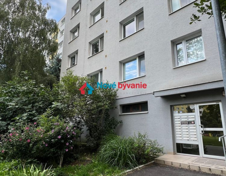 PRENÁJOM 4 IZB BYT-DUBRAVKA-OC SARATOV-3 iz.SÚ NEPRIECHODNÉ