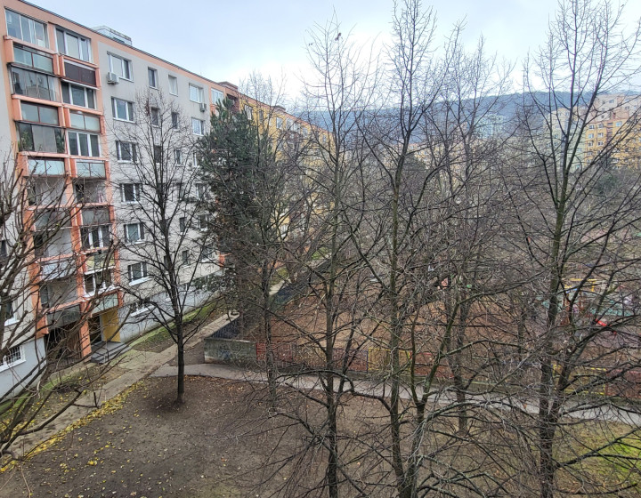 Kúpa - 4 izbový byt - Bratislava II.-III.