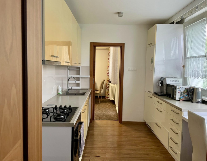 PRENÁJOM 4 IZB BYT-DUBRAVKA-OC SARATOV-3 iz.SÚ NEPRIECHODNÉ