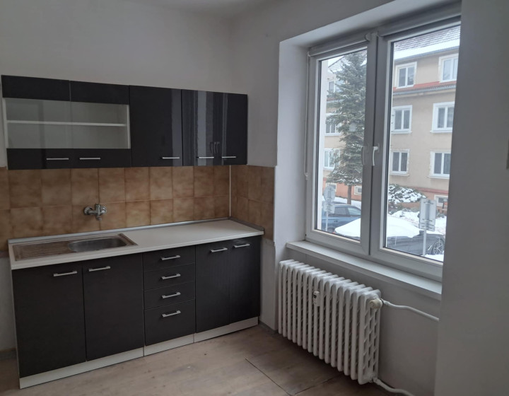 Predaj 2 izbového bytu v centre Vranova nad Topľou