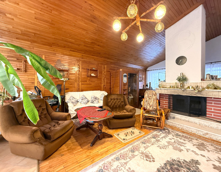 Predaj,veľký rod. dom s dvojgarážou-Želiezovce N212-12-FRADE