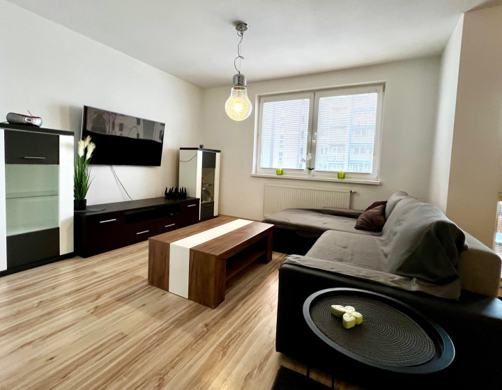 PRENÁJOM  veľký 2 IZB. BYT+ LOGGIA + PARKOVANIE - Bratislava-Dúbravka (N004-212-ANHOE)