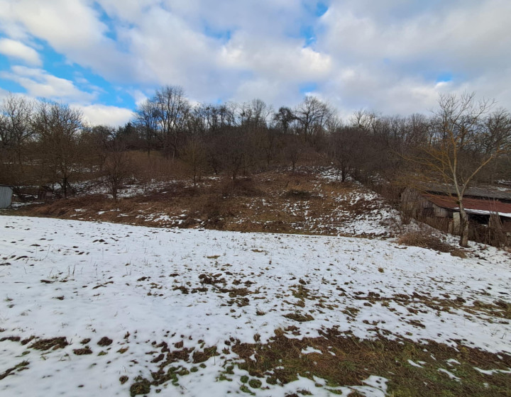 Hľadáme pozemok  vo Vranove nad Topľou N089-JARU