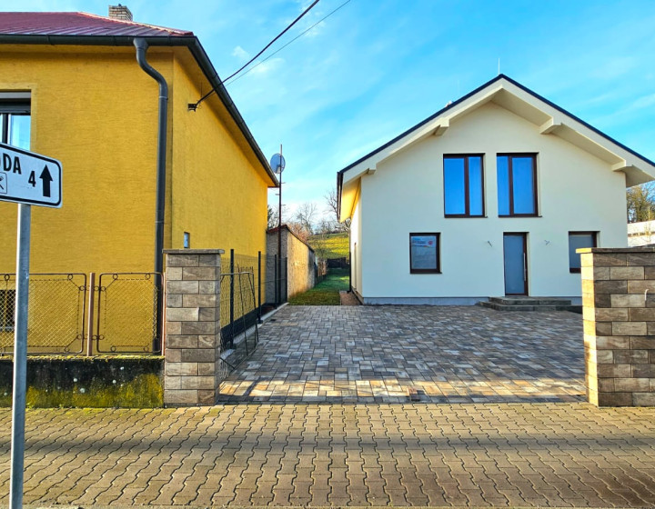 NOVOSTAVBA RODINNÉHO DOMU V RIMAVSKEJ SOBOTE 736m2 - PREDAJ