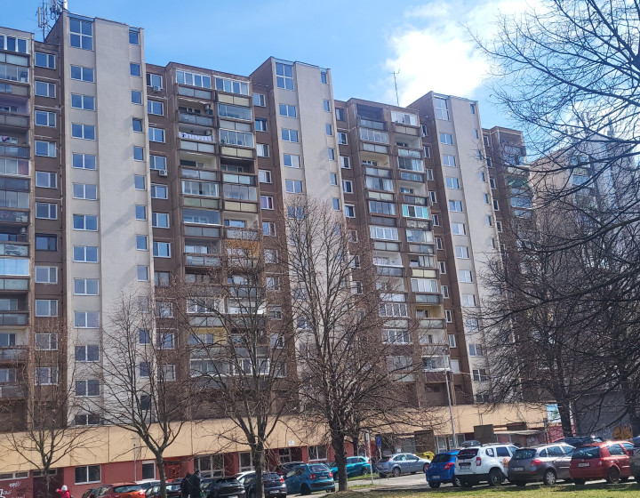 Kúpa  - 3 - 4izbový byt - Bratislava  -  Devínska Nová Ves