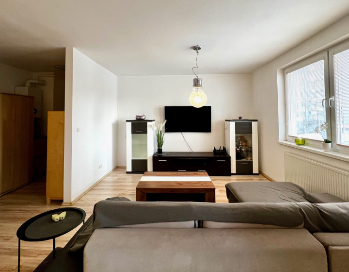 PRENÁJOM  veľký 2 IZB. BYT+ LOGGIA + PARKOVANIE - Bratislava-Dúbravka (N018-212-ANHOE)