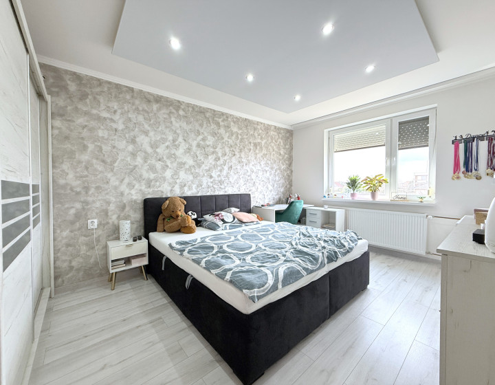 Predaj, 6iz. rodinný dom s garážou-Želiezovce(N151-12-FRADE)