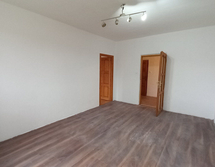 Dvojizbový neobrúsený byt na Lomennej ulici