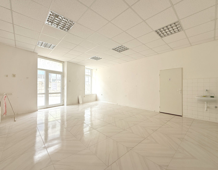 Predaj, obchodná budova v centre mesta-Šahy(N220-18-FRAD)