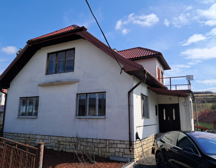 Exkluzívne Predaj veľkého rodinného domu, obec Arnutovce